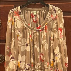 Women’s Dress Blouse size M Flowery Pattern, Gray ,Cream and Rust.